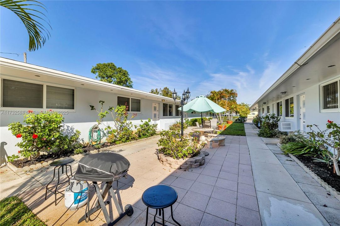 For Sale: $125,000 (1 beds, 1 baths, 600 Square Feet)