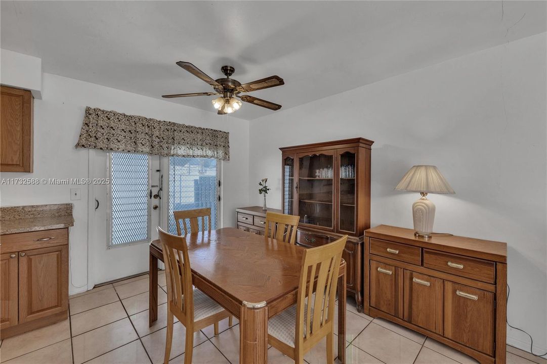 For Sale: $125,000 (1 beds, 1 baths, 600 Square Feet)