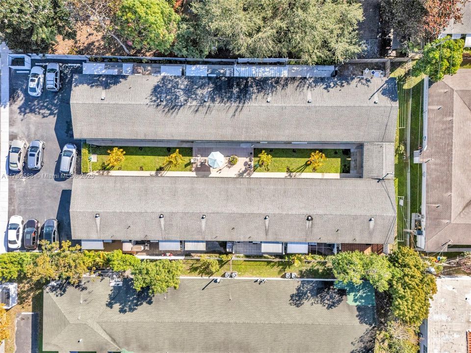 For Sale: $125,000 (1 beds, 1 baths, 600 Square Feet)