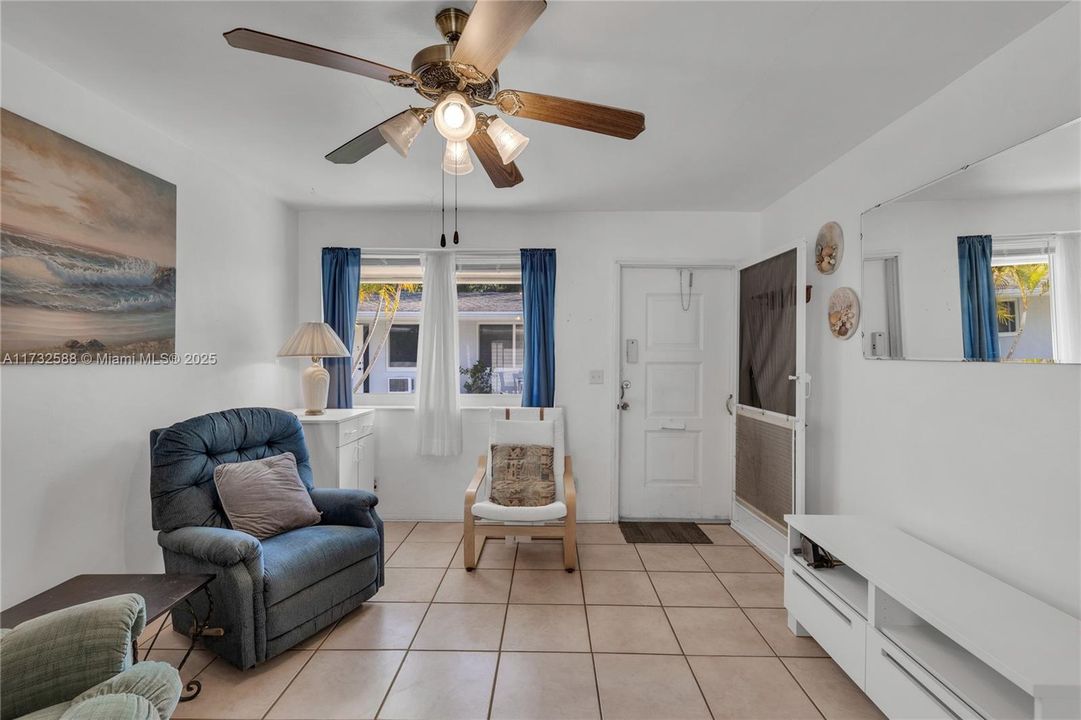 For Sale: $125,000 (1 beds, 1 baths, 600 Square Feet)