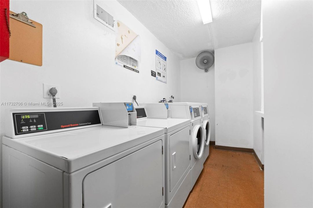 На продажу: $210,000 (0 спален, 1 ванн, 595 Квадратных фут)