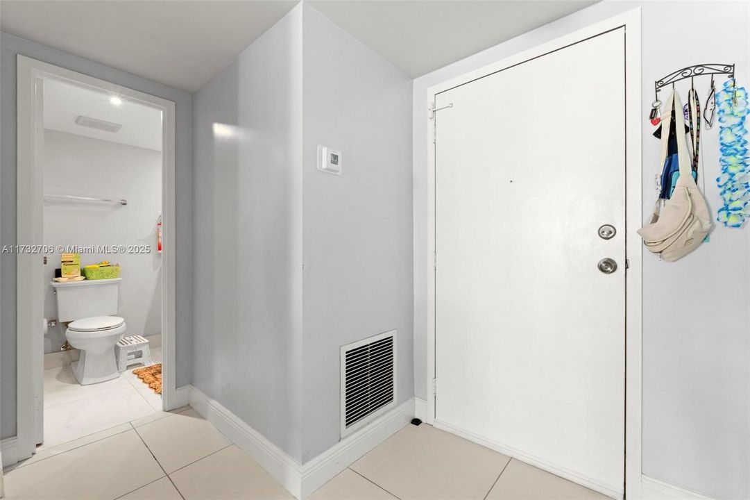 На продажу: $210,000 (0 спален, 1 ванн, 595 Квадратных фут)