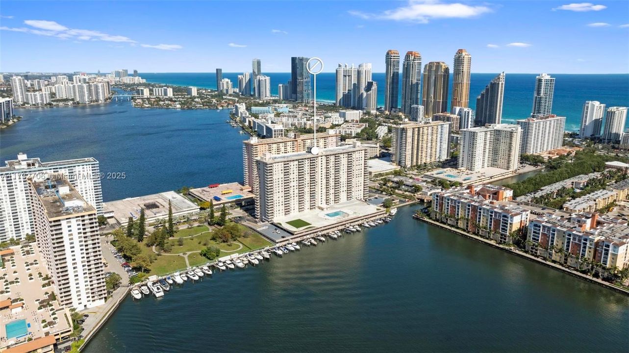 На продажу: $210,000 (0 спален, 1 ванн, 595 Квадратных фут)