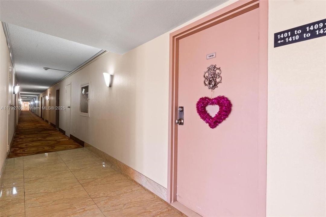 На продажу: $210,000 (0 спален, 1 ванн, 595 Квадратных фут)