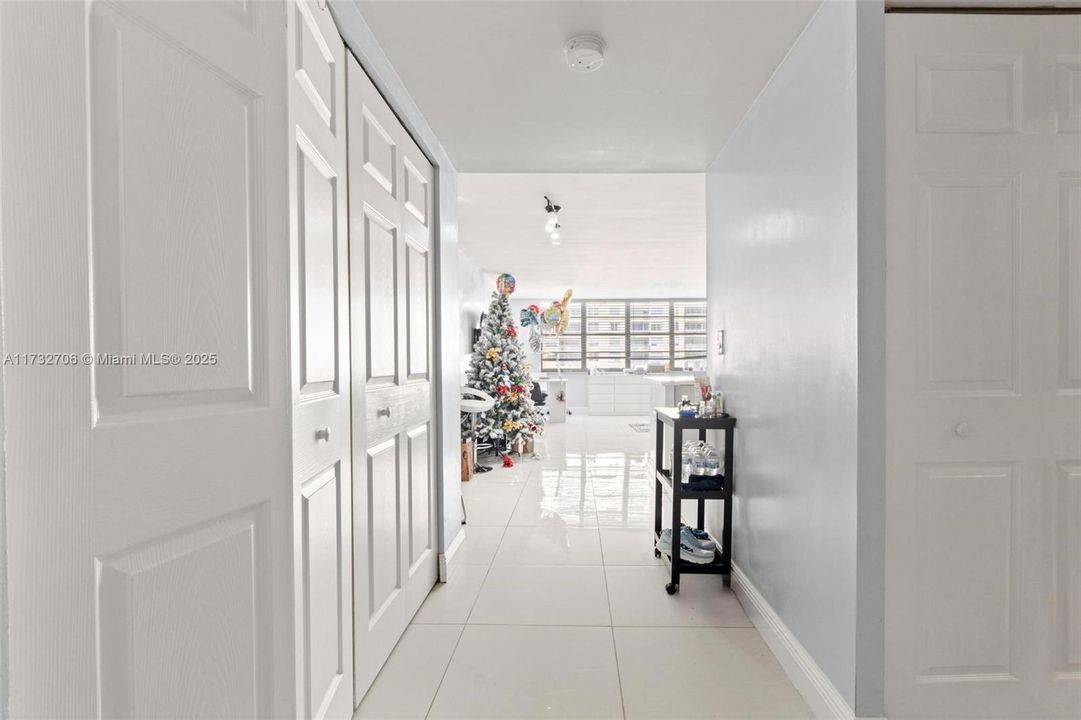 На продажу: $210,000 (0 спален, 1 ванн, 595 Квадратных фут)