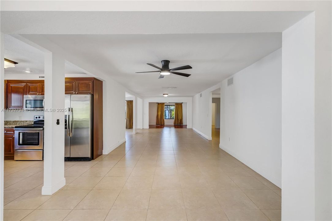 最近租的: $5,500 (4 贝兹, 3 浴室, 3129 平方英尺)