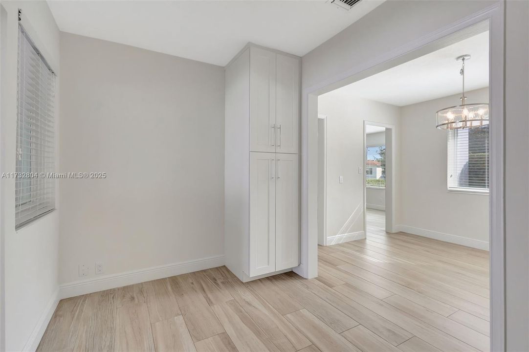 Недавно продано: $799,000 (3 спален, 1 ванн, 1413 Квадратных фут)