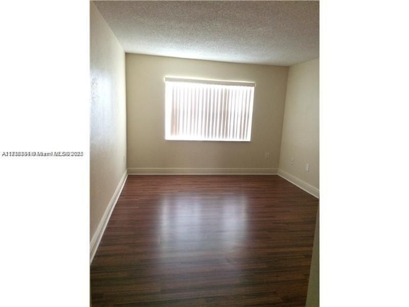 Recently Sold: $129,900 (1 beds, 1 baths, 830 Square Feet)