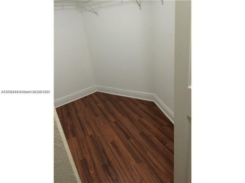 Recently Sold: $129,900 (1 beds, 1 baths, 830 Square Feet)