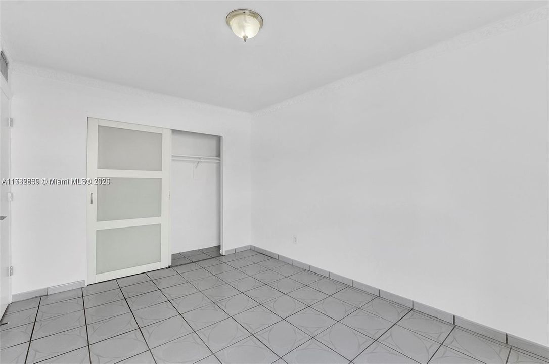 Recently Sold: $269,900 (2 beds, 1 baths, 706 Square Feet)