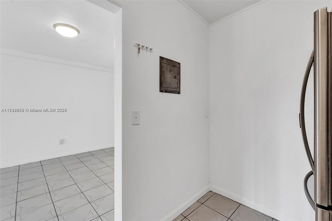 Recently Sold: $269,900 (2 beds, 1 baths, 706 Square Feet)