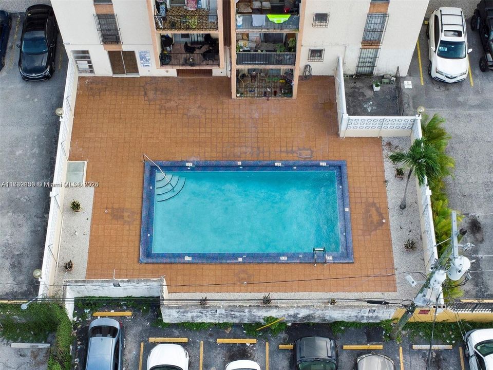 Recently Sold: $269,900 (2 beds, 1 baths, 706 Square Feet)