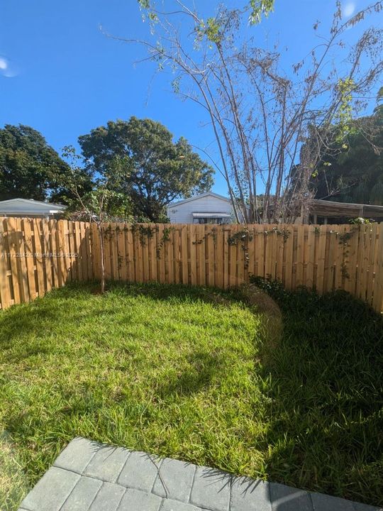 Vendido Recientemente: $400,000 (3 camas, 2 baños, 1808 Pies cuadrados)