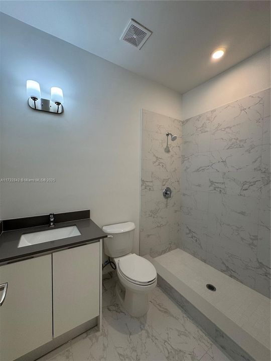 Vendido Recientemente: $400,000 (3 camas, 2 baños, 1808 Pies cuadrados)