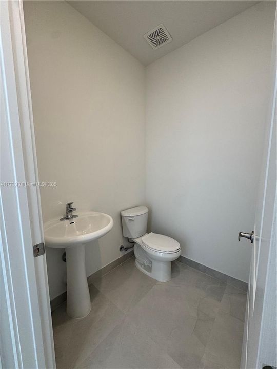 Vendido Recientemente: $400,000 (3 camas, 2 baños, 1808 Pies cuadrados)