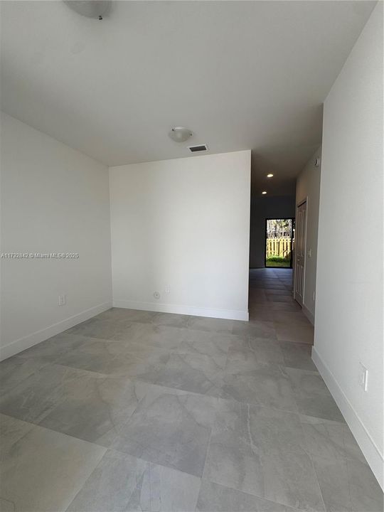 Vendido Recientemente: $400,000 (3 camas, 2 baños, 1808 Pies cuadrados)