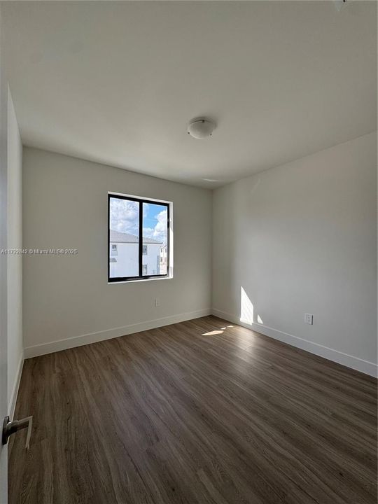 Vendido Recientemente: $400,000 (3 camas, 2 baños, 1808 Pies cuadrados)