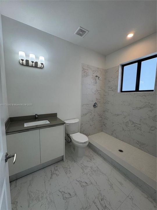 Vendido Recientemente: $400,000 (3 camas, 2 baños, 1808 Pies cuadrados)