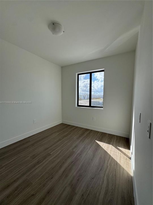 Vendido Recientemente: $400,000 (3 camas, 2 baños, 1808 Pies cuadrados)