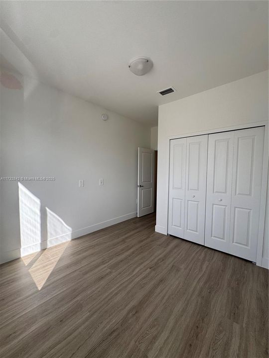 Vendido Recientemente: $400,000 (3 camas, 2 baños, 1808 Pies cuadrados)