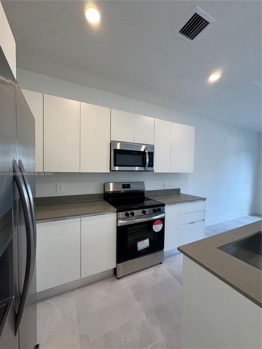 Vendido Recientemente: $400,000 (3 camas, 2 baños, 1808 Pies cuadrados)