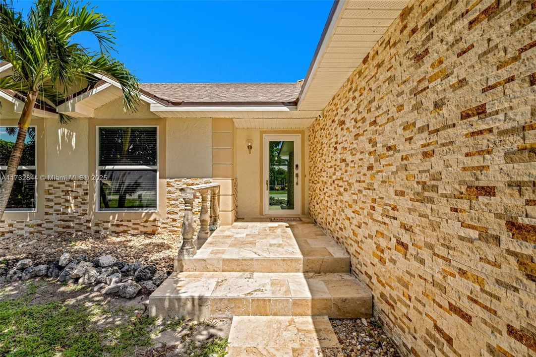 Activo con contrato: $4,000 (3 camas, 2 baños, 0 Pies cuadrados)