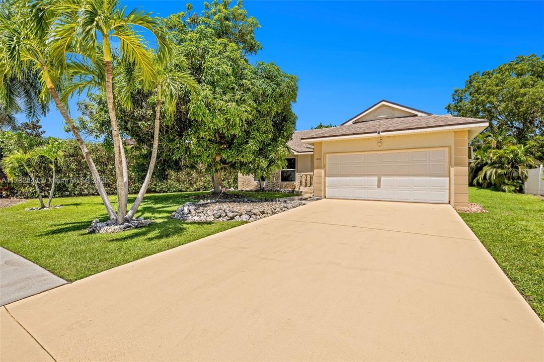 Activo con contrato: $4,000 (3 camas, 2 baños, 0 Pies cuadrados)