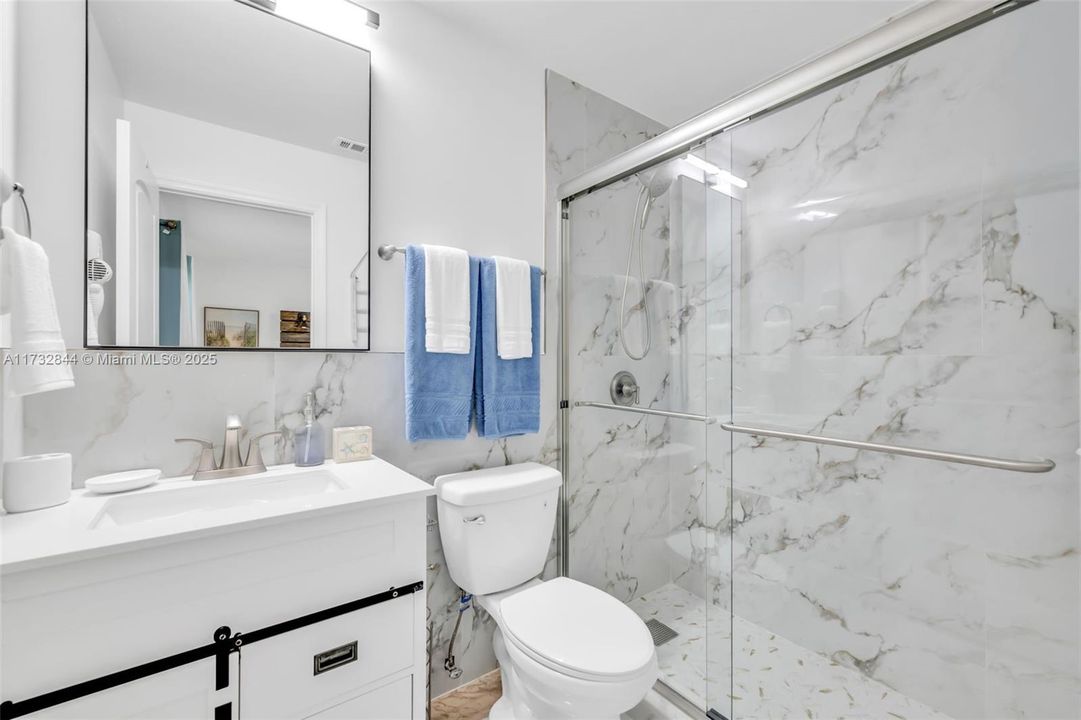 Activo con contrato: $4,000 (3 camas, 2 baños, 0 Pies cuadrados)