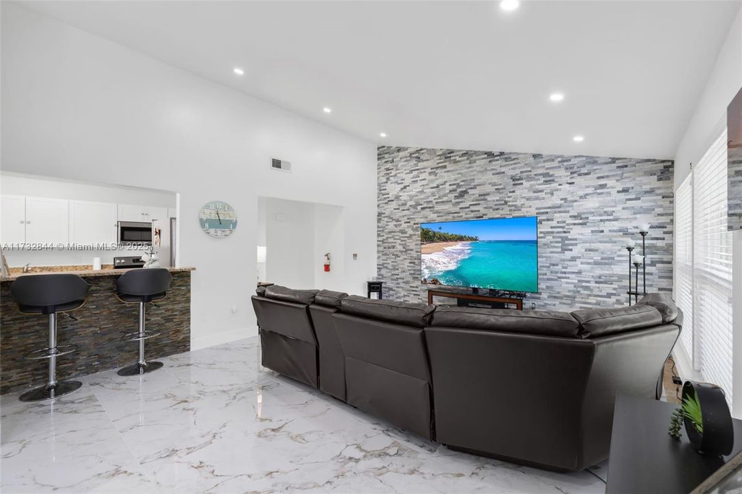 Activo con contrato: $4,000 (3 camas, 2 baños, 0 Pies cuadrados)