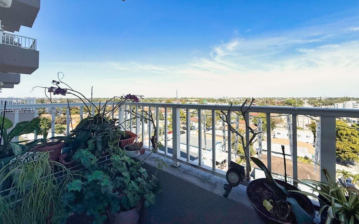 Недавно продано: $355,000 (3 спален, 2 ванн, 1161 Квадратных фут)