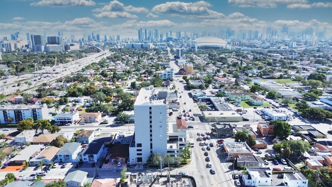 Недавно продано: $355,000 (3 спален, 2 ванн, 1161 Квадратных фут)