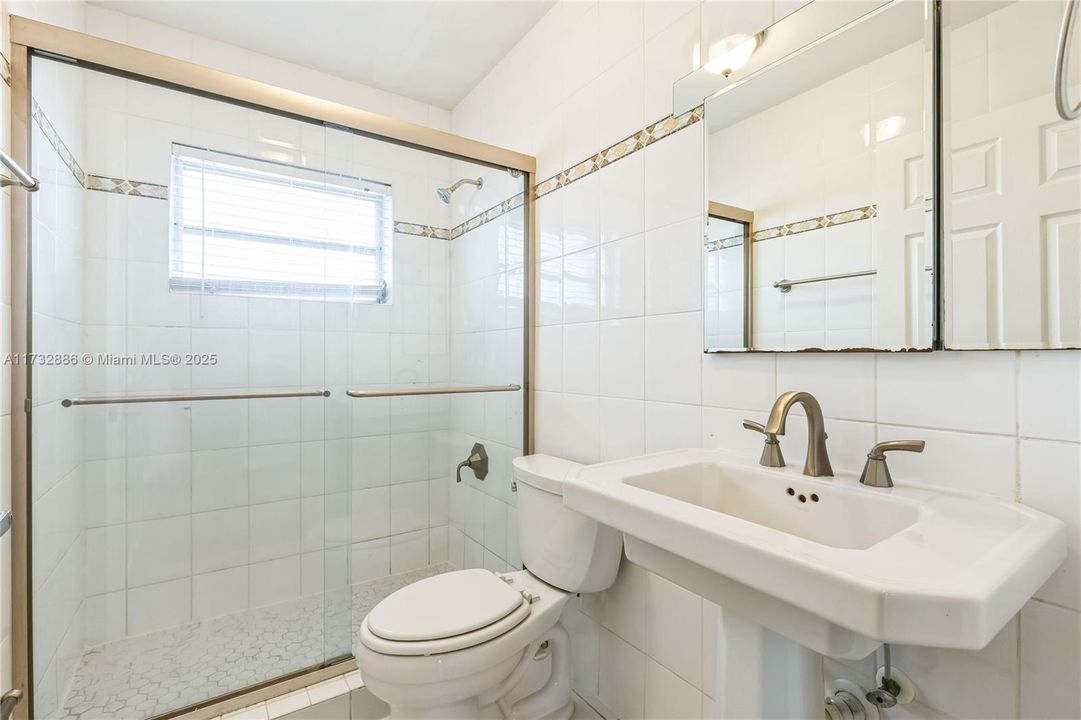 Recently Sold: $462,000 (3 beds, 2 baths, 1498 Square Feet)