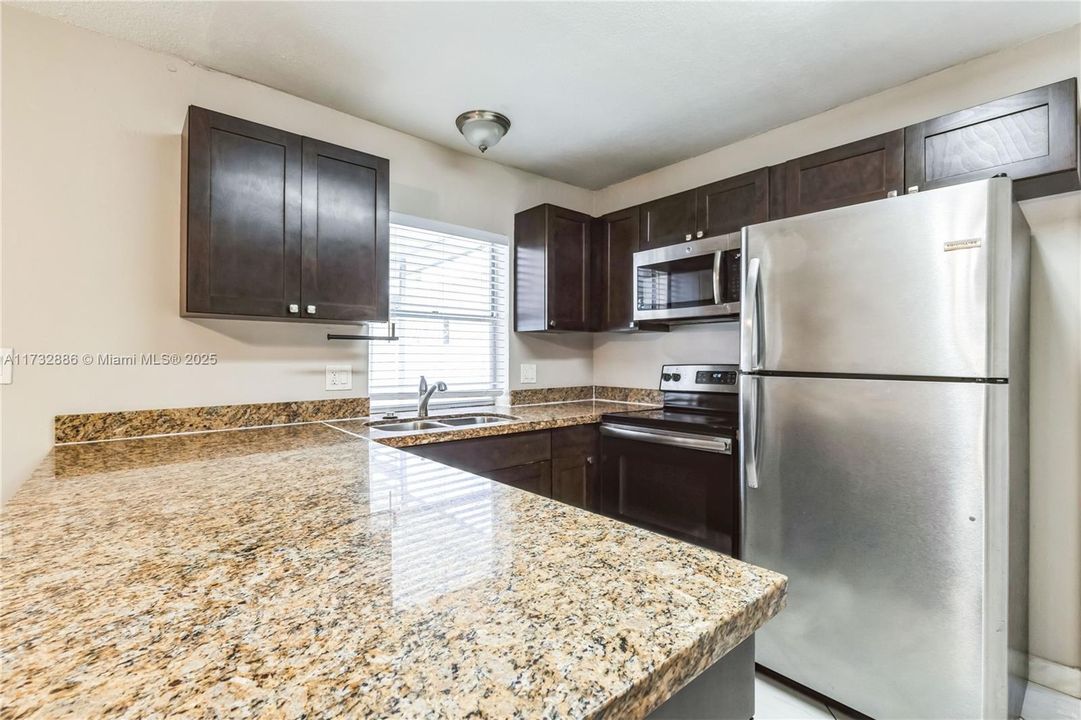 Recently Sold: $462,000 (3 beds, 2 baths, 1498 Square Feet)