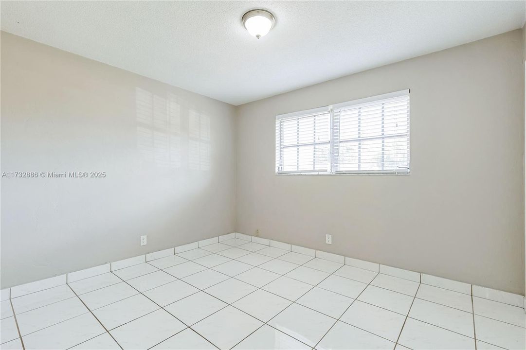 Recently Sold: $462,000 (3 beds, 2 baths, 1498 Square Feet)