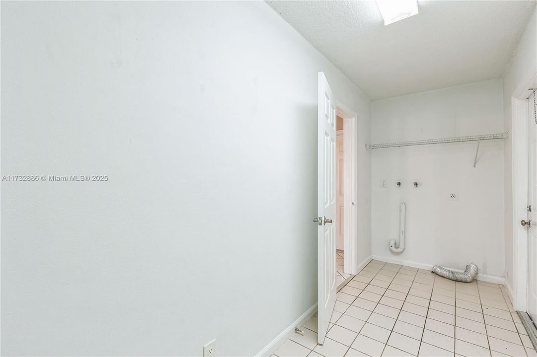 Recently Sold: $462,000 (3 beds, 2 baths, 1498 Square Feet)