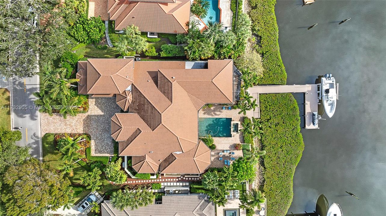 Vendido Recientemente: $8,000,000 (4 camas, 4 baños, 4990 Pies cuadrados)