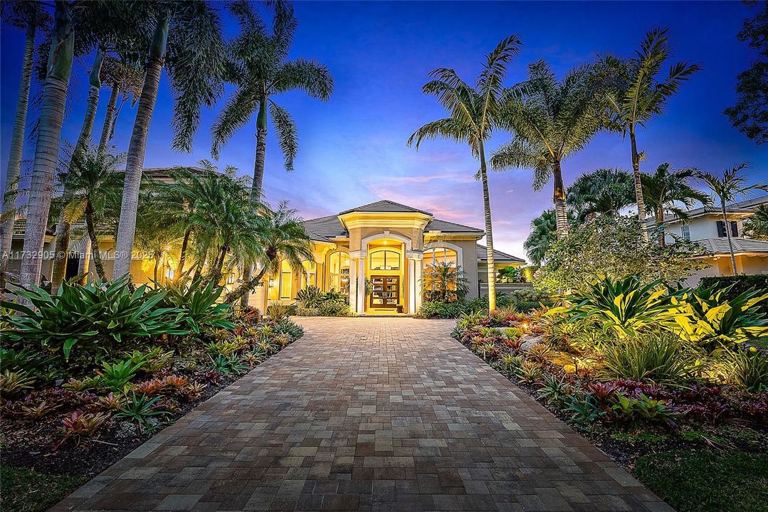 Vendido Recientemente: $8,000,000 (4 camas, 4 baños, 4990 Pies cuadrados)