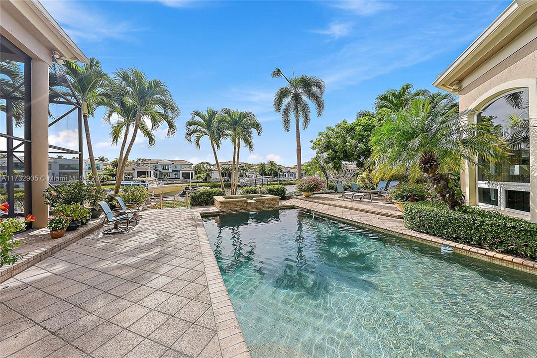 Vendido Recientemente: $8,000,000 (4 camas, 4 baños, 4990 Pies cuadrados)