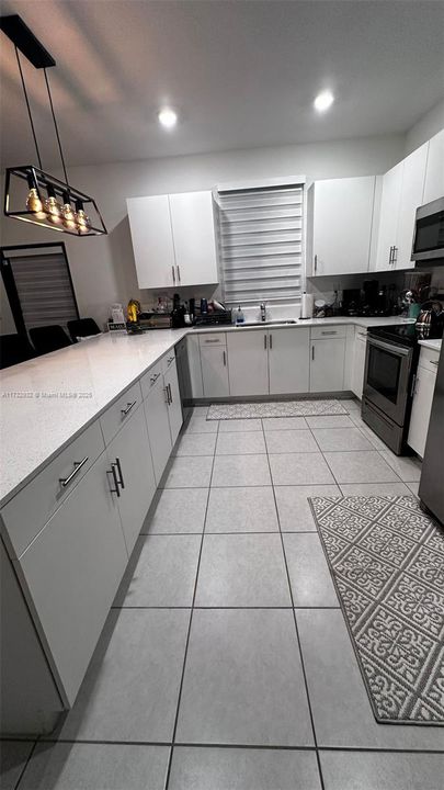 For Sale: $685,000 (4 beds, 2 baths, 2560 Square Feet)