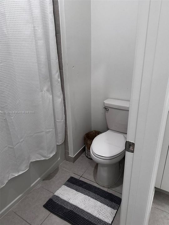 For Sale: $685,000 (4 beds, 2 baths, 2560 Square Feet)