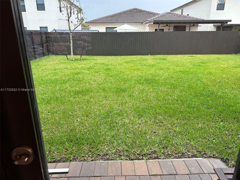 For Sale: $685,000 (4 beds, 2 baths, 2560 Square Feet)