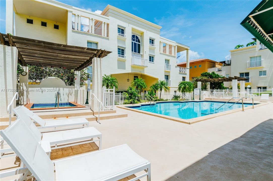 Recently Sold: $1,495,000 (3 beds, 3 baths, 1485 Square Feet)