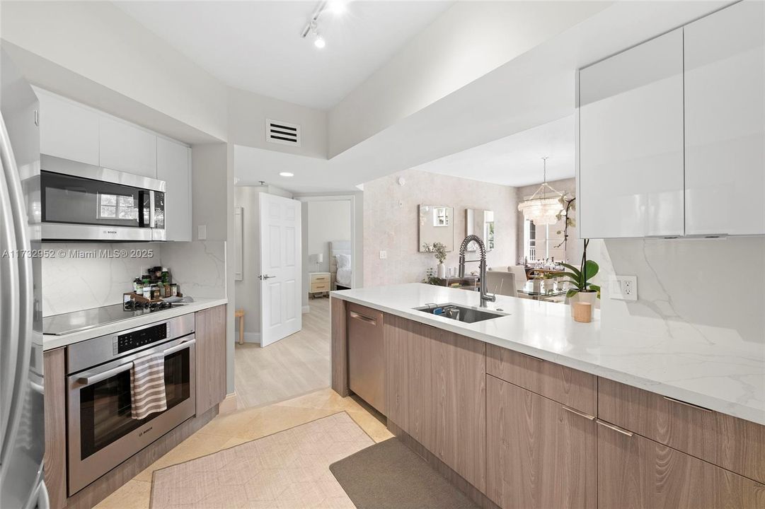 Recently Sold: $1,495,000 (3 beds, 3 baths, 1485 Square Feet)