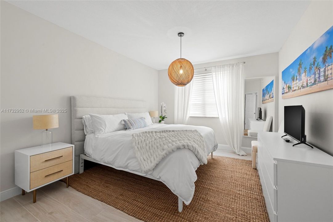 Recently Sold: $1,495,000 (3 beds, 3 baths, 1485 Square Feet)