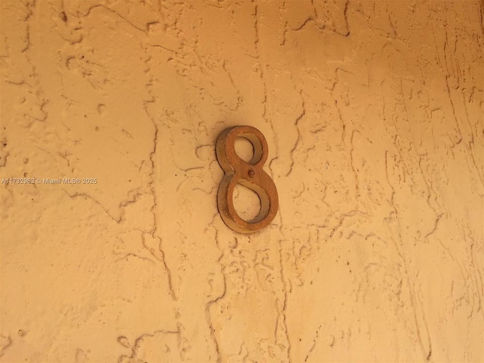 Recently Rented: $2,500 (3 beds, 2 baths, 956 Square Feet)