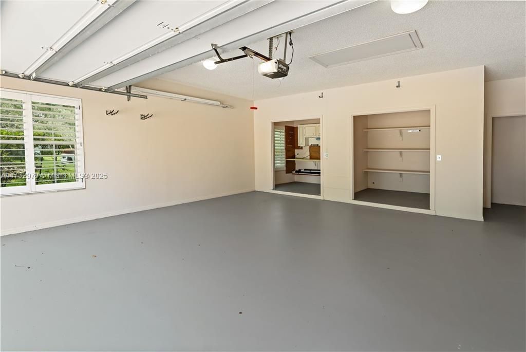 2 Bonus Rooms for Projects and/or Storage