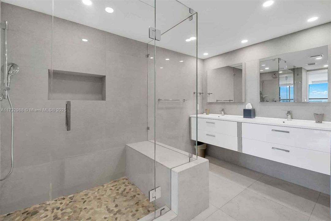 Vendido Recientemente: $1,599,000 (2 camas, 2 baños, 1882 Pies cuadrados)