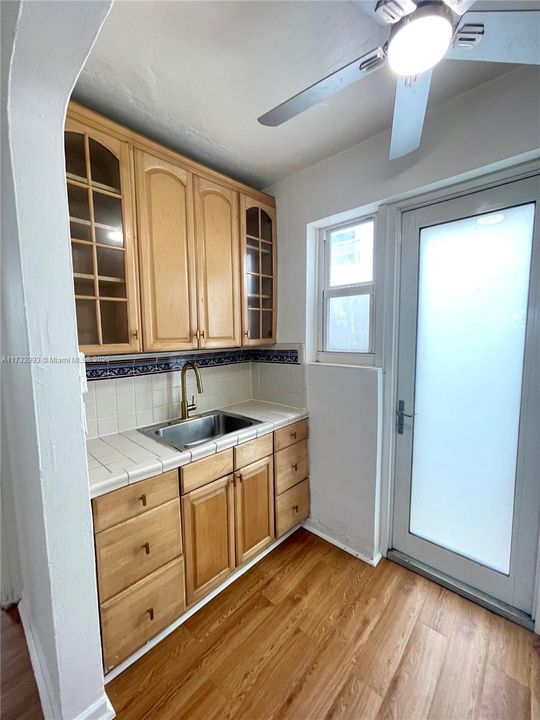 Recently Rented: $1,898 (0 beds, 1 baths, 550 Square Feet)