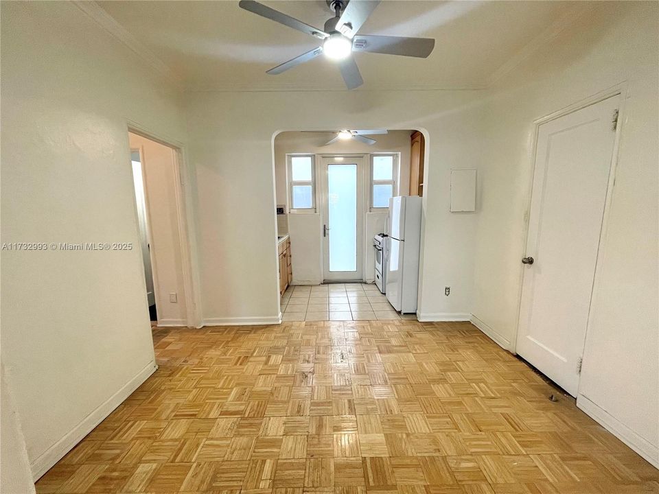 Recently Rented: $1,898 (0 beds, 1 baths, 550 Square Feet)