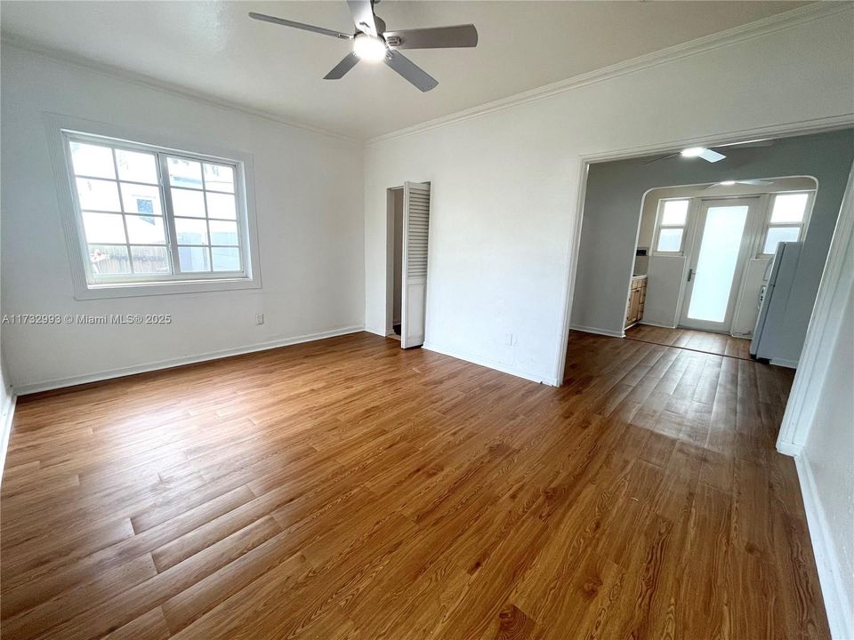 Recently Rented: $1,898 (0 beds, 1 baths, 550 Square Feet)